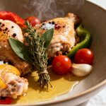 La technique de Julie Andrieu pour un Poulet Basquaise fondant sans matière grasse